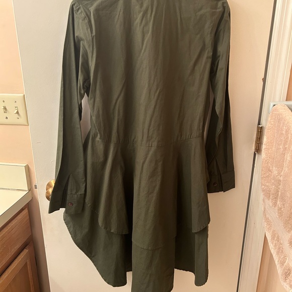 Green Peplum Top - Picture 4 of 7